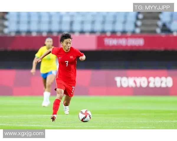 足球明星王霜高清图片展示她的风采与魅力让我们一起欣赏这位女足传奇的精彩瞬间